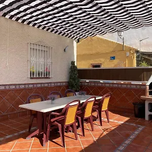 https://casa-encantadora-y-confortable-en-malaga.hotelsinnerja.org